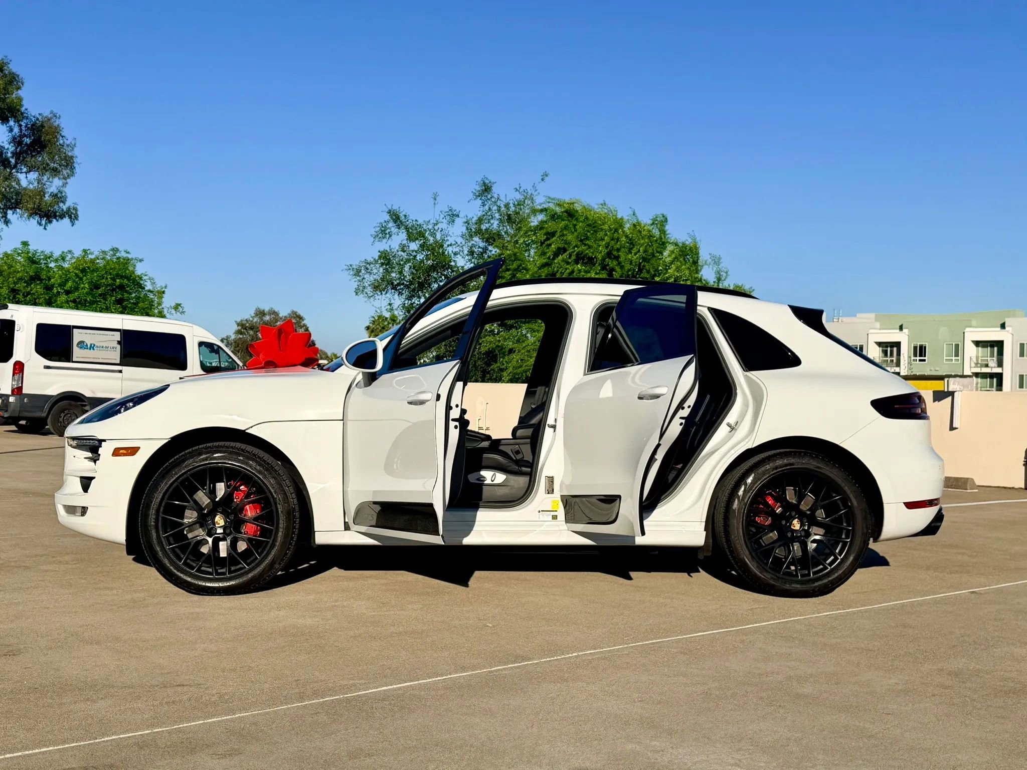 Used 2017 Porsche Macan GTS AWD/4WD image 48