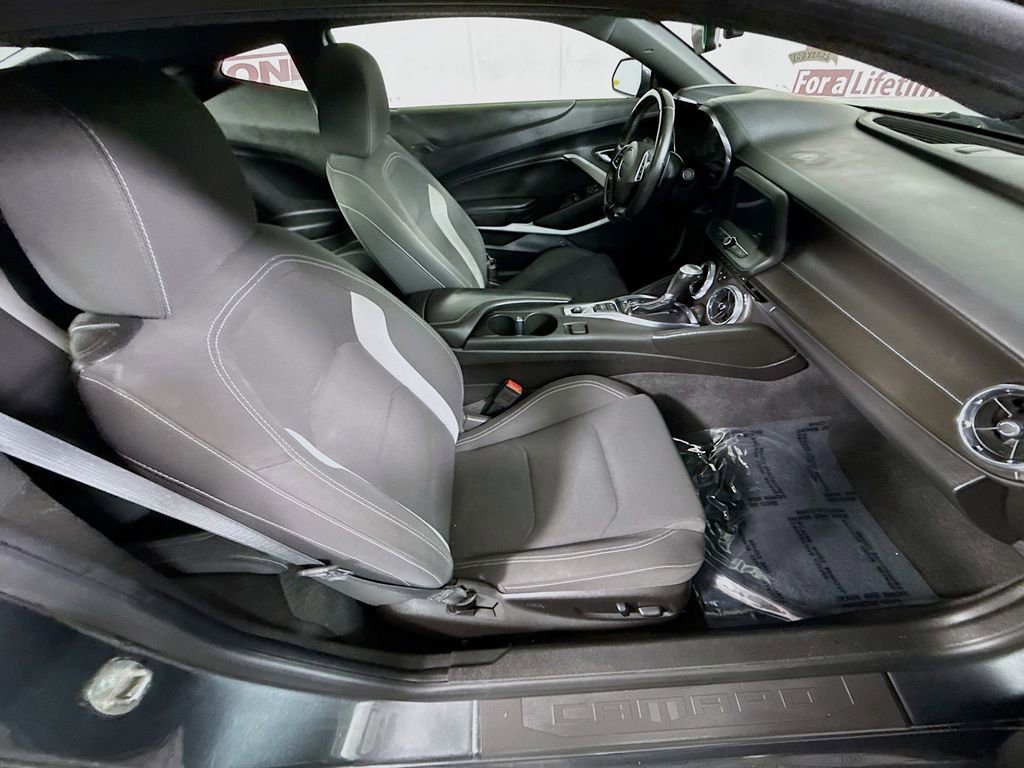 Used 2018 Chevrolet Camaro LT RWD image 26