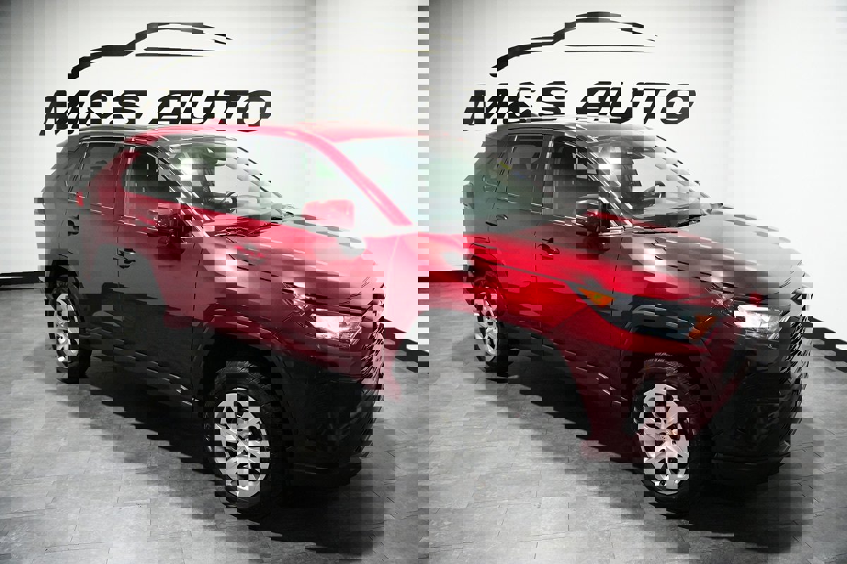 Used 2022 Toyota RAV4 LE image 6