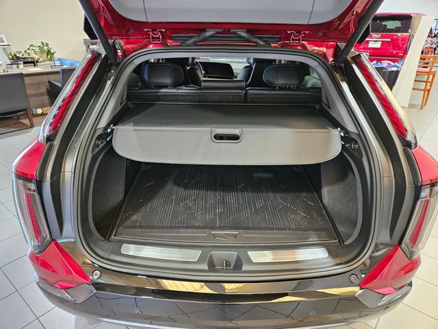 New 2025 Cadillac Optiq Sport 2 w/ LPO, Floor Liner Package AWD/4WD image 18