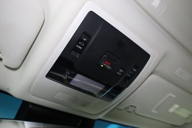 Used 2019 Lexus ES 350 w/ Premium Package image 24