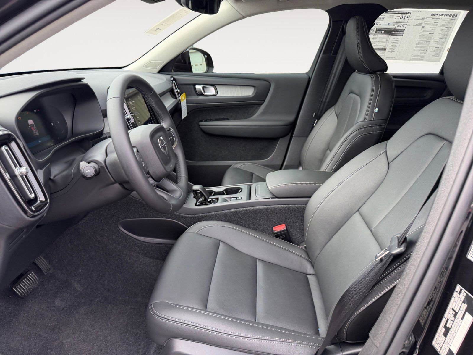 New 2026 Volvo XC40 B5 Core AWD/4WD image 9