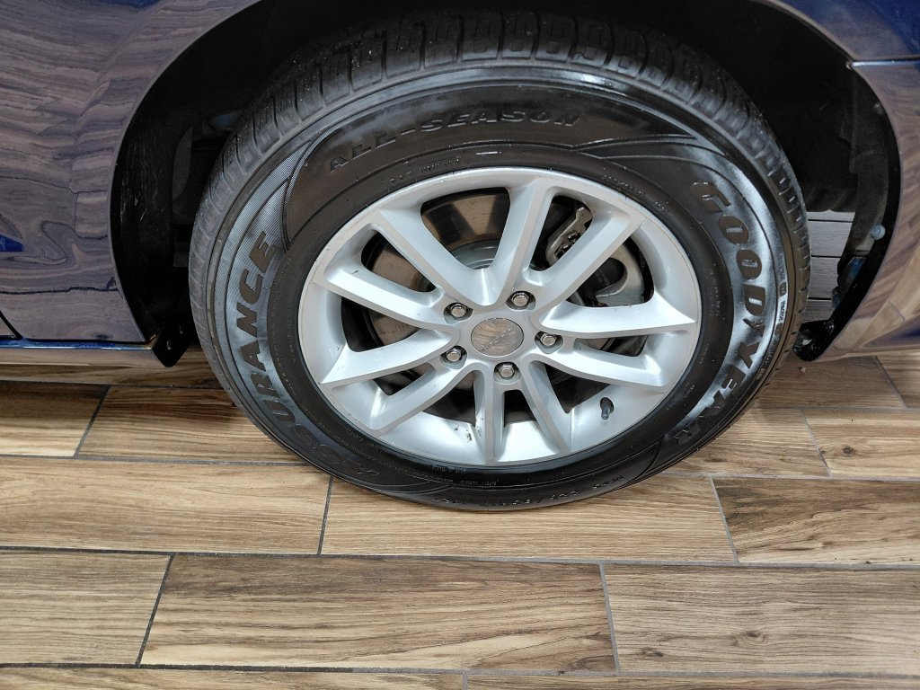 Used 2015 Dodge Grand Caravan SXT FWD image 12