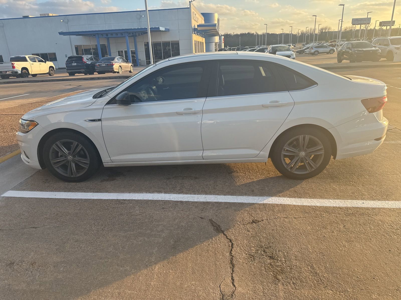 Used 2020 Volkswagen Jetta R-Line image 3