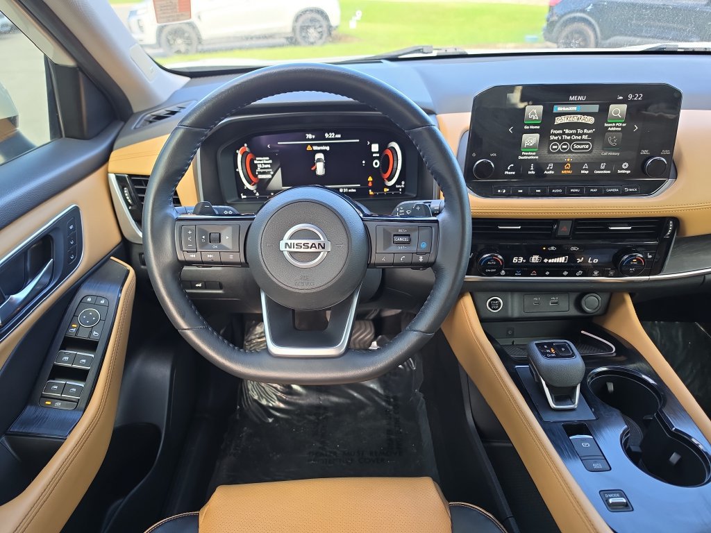 Used 2021 Nissan Rogue Platinum FWD image 11