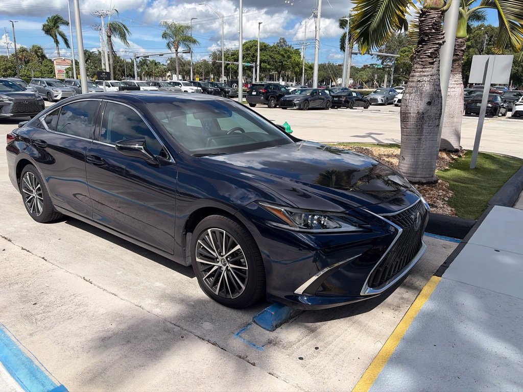 Used 2025 Lexus ES 300h w/ Premium Package