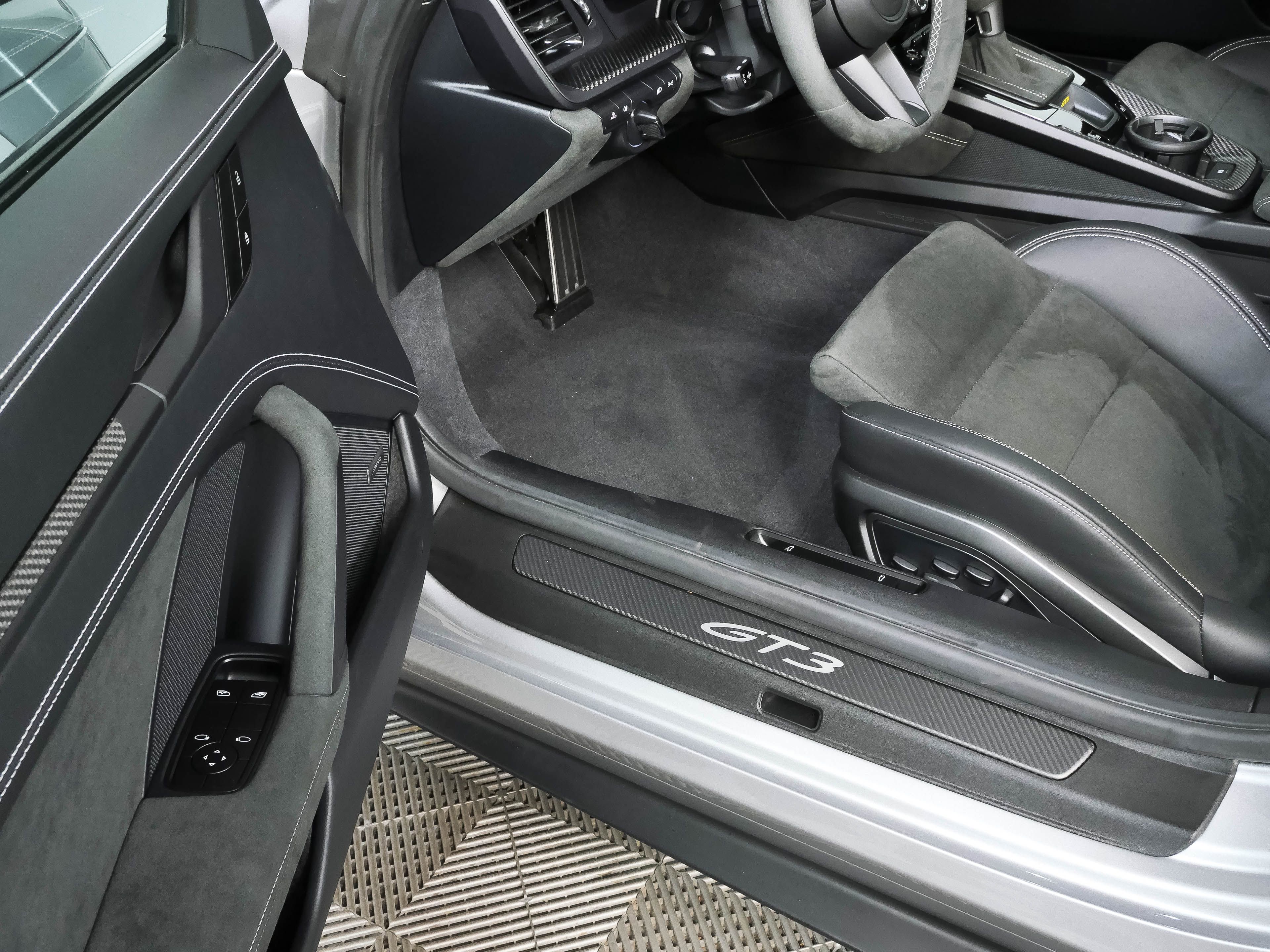 Certified 2026 Porsche 911 GT3 RWD image 8
