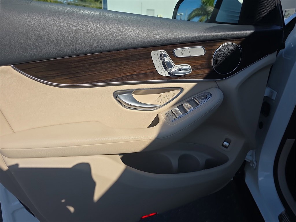 Used 2022 Mercedes-Benz GLC 300 image 16