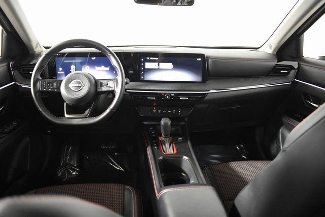 Certified 2025 Nissan Kicks SR image 24