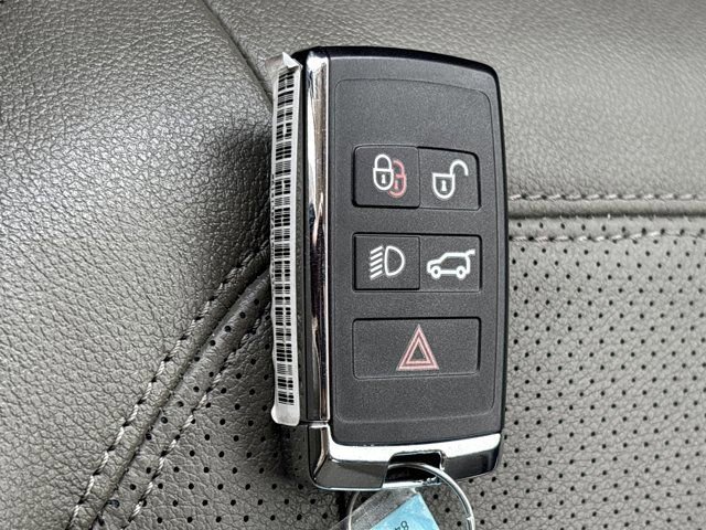 Used 2024 Land Rover Defender 90 S image 40