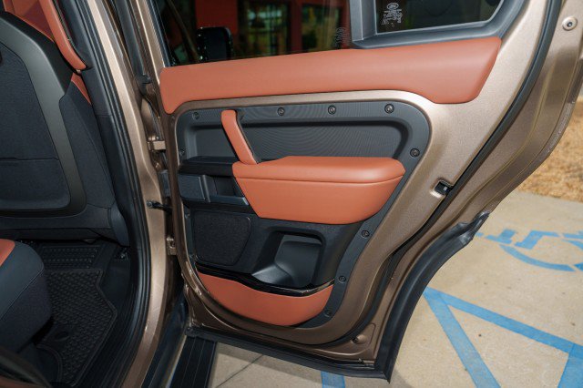 Used 2026 Land Rover Defender 110 OCTA image 23