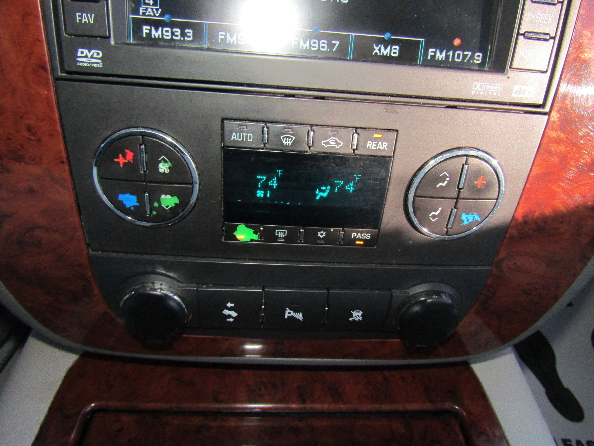 Used 2009 Chevrolet Tahoe LTZ AWD/4WD image 28