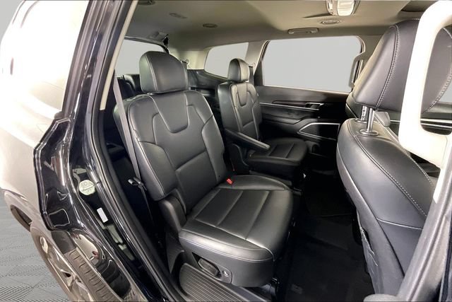 Used 2025 Kia Telluride S FWD image 21
