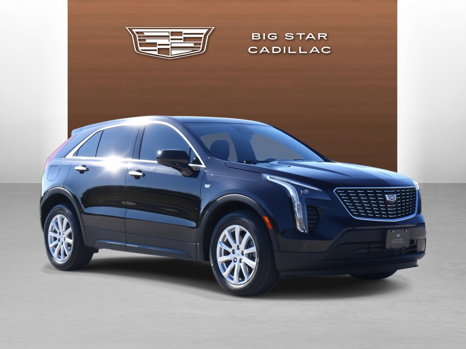 Used 2023 Cadillac XT4 Luxury w/ Cold Weather Package image 7