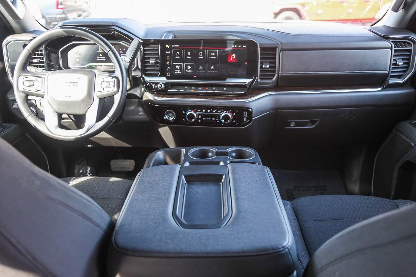 Used 2024 GMC Sierra 1500 SLE image 11