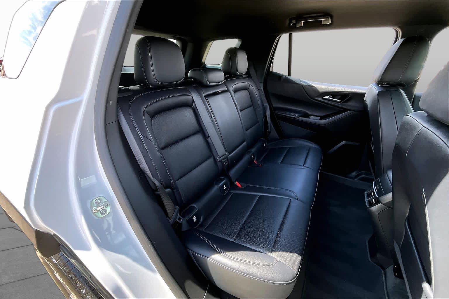Used 2025 Chevrolet Equinox LT w/ Convenience Package II AWD/4WD image 18
