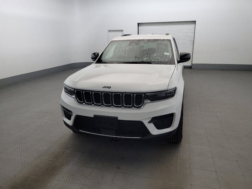 Used 2023 Jeep Grand Cherokee Laredo w/ Luxury Tech Group I AWD/4WD image 15