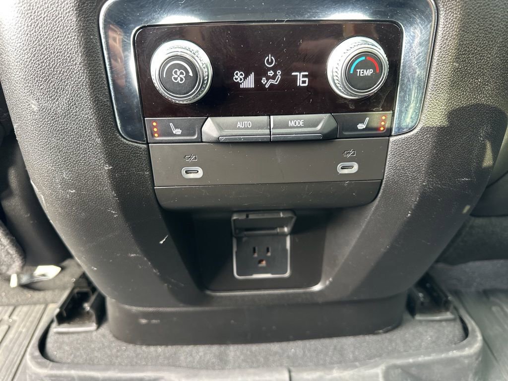 Used 2023 GMC Yukon SLT image 28