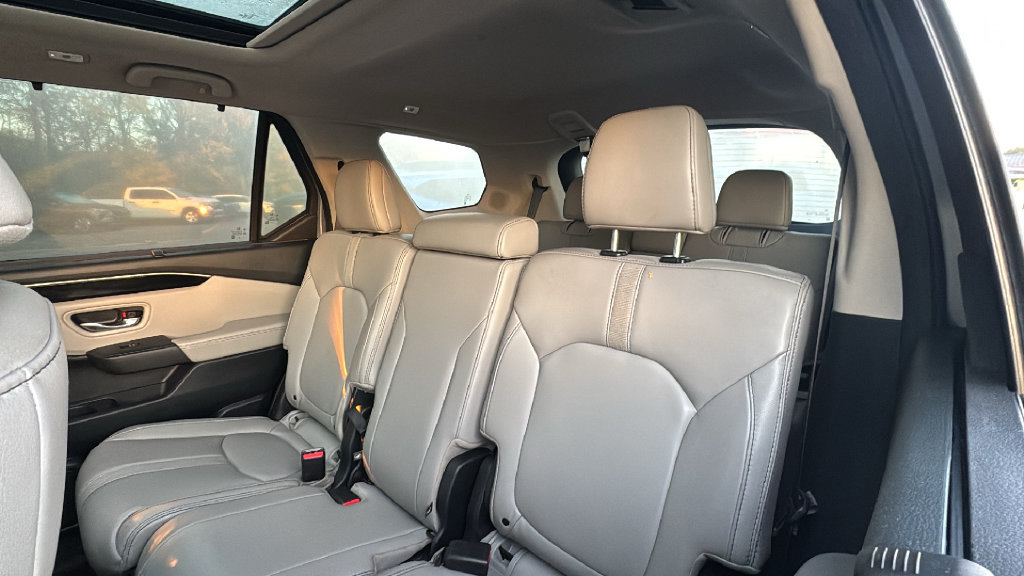 Used 2023 Honda Pilot Touring image 32