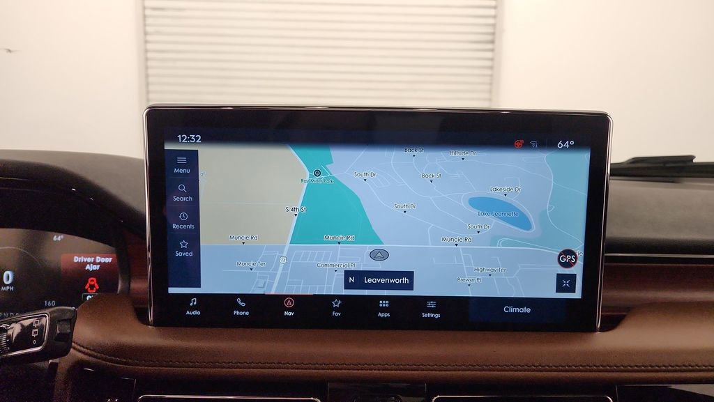 Used 2023 Lincoln Nautilus Reserve image 28