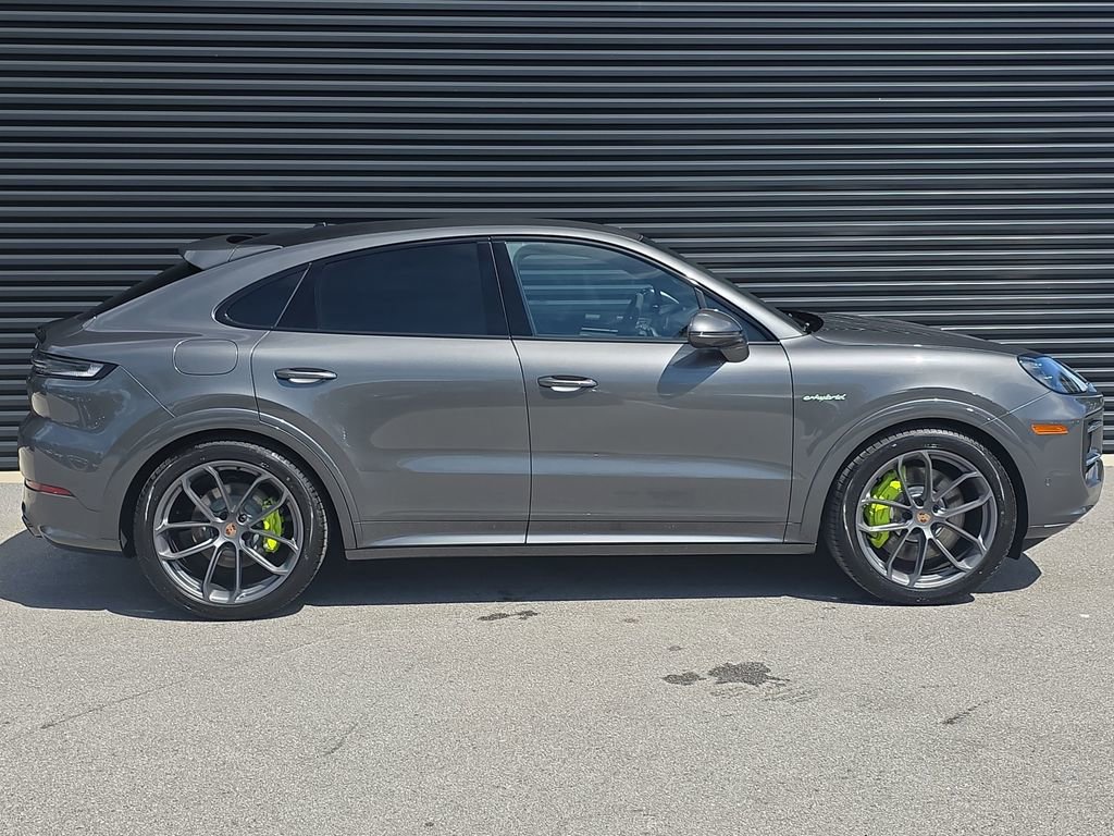 New 2026 Porsche Cayenne E-Hybrid Coupe AWD/4WD image 8