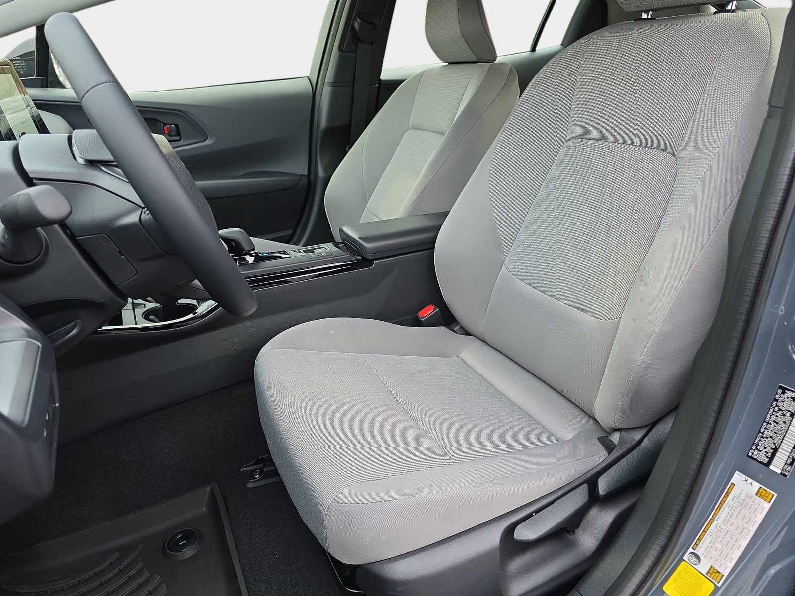 Used 2025 Toyota Prius LE image 14