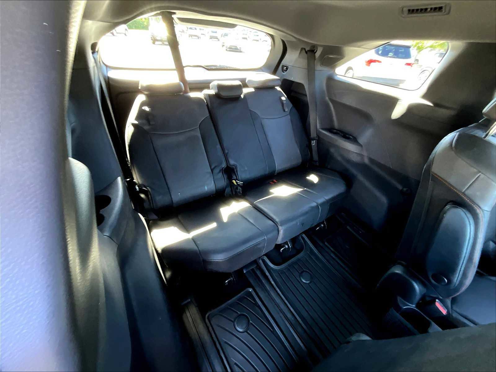 Used 2021 Toyota Sienna XSE image 17