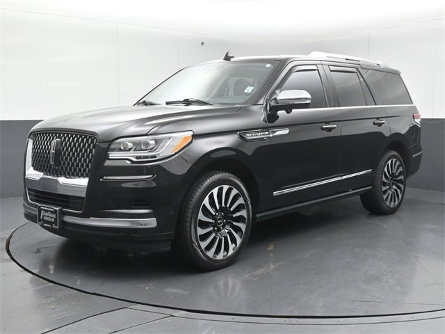Used 2022 Lincoln Navigator Black Label image 3