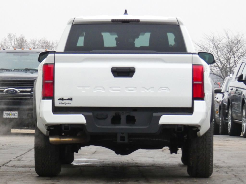 Used 2025 Toyota Tacoma TRD Off-Road image 4