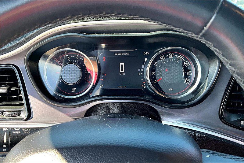 Used 2019 Dodge Challenger SXT image 13