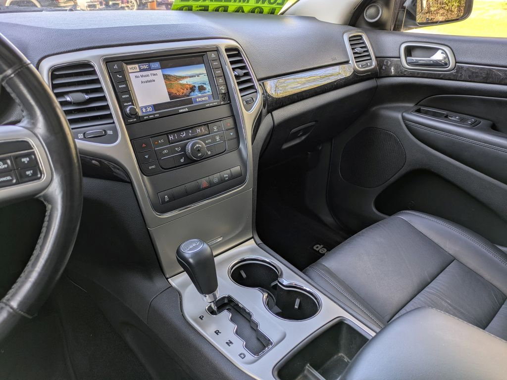 Used 2011 Jeep Grand Cherokee Laredo AWD/4WD image 19