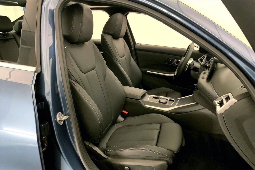 Used 2025 BMW 330i Sedan RWD image 6