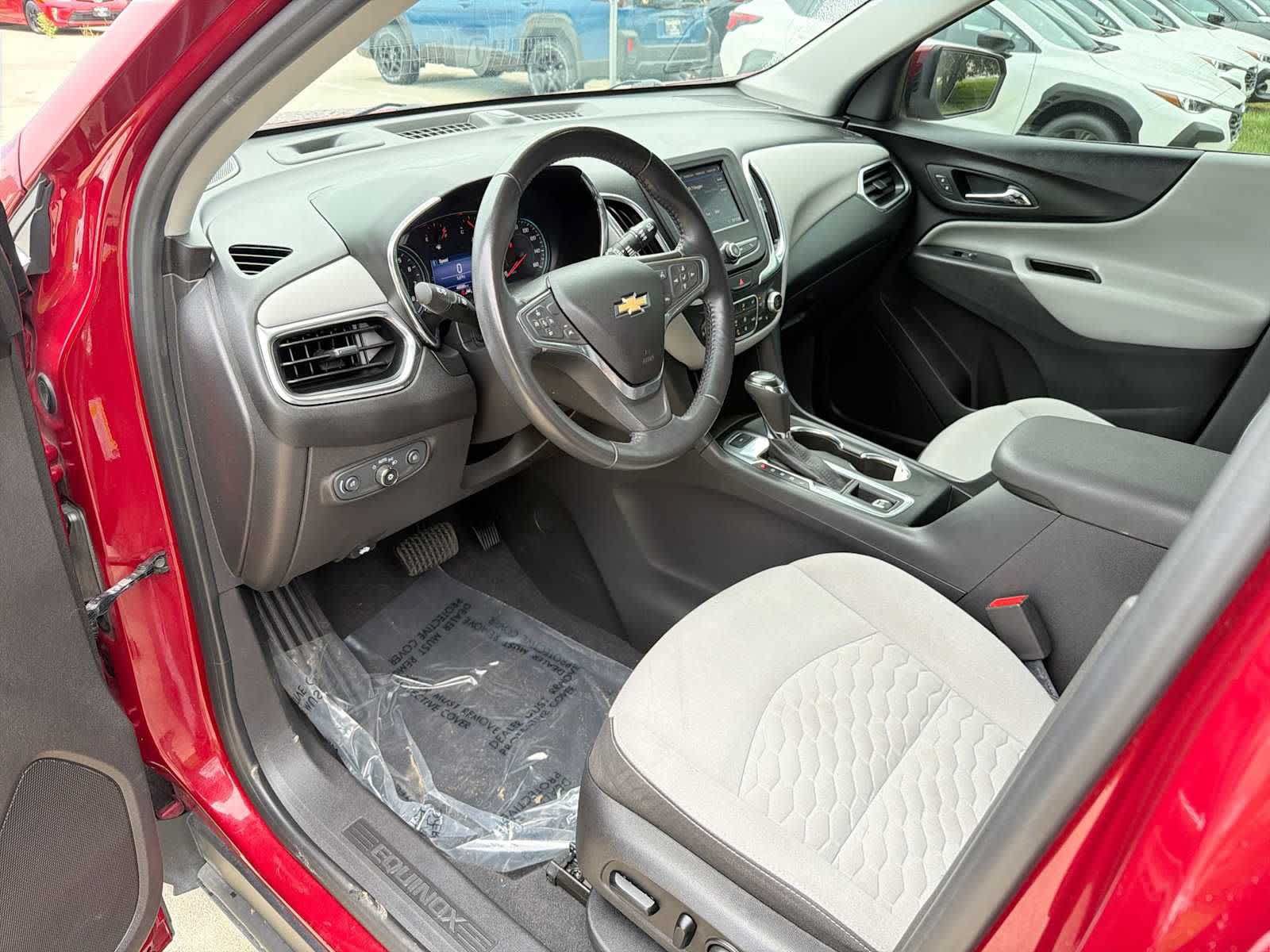 Used 2020 Chevrolet Equinox LT AWD/4WD image 2