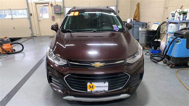 Used 2020 Chevrolet Trax LT w/ LT Convenience Package image 2