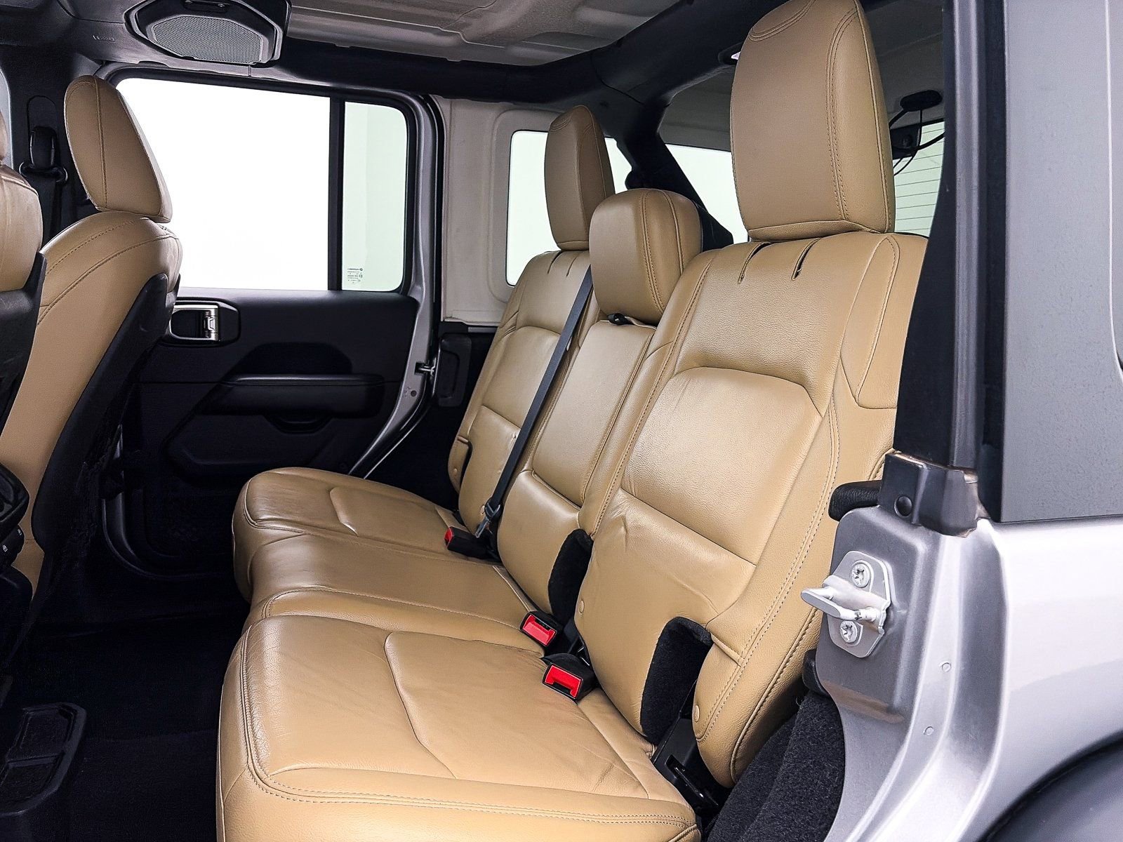 Used 2018 Jeep Wrangler Unlimited Rubicon w/ Steel Bumper Group image 34