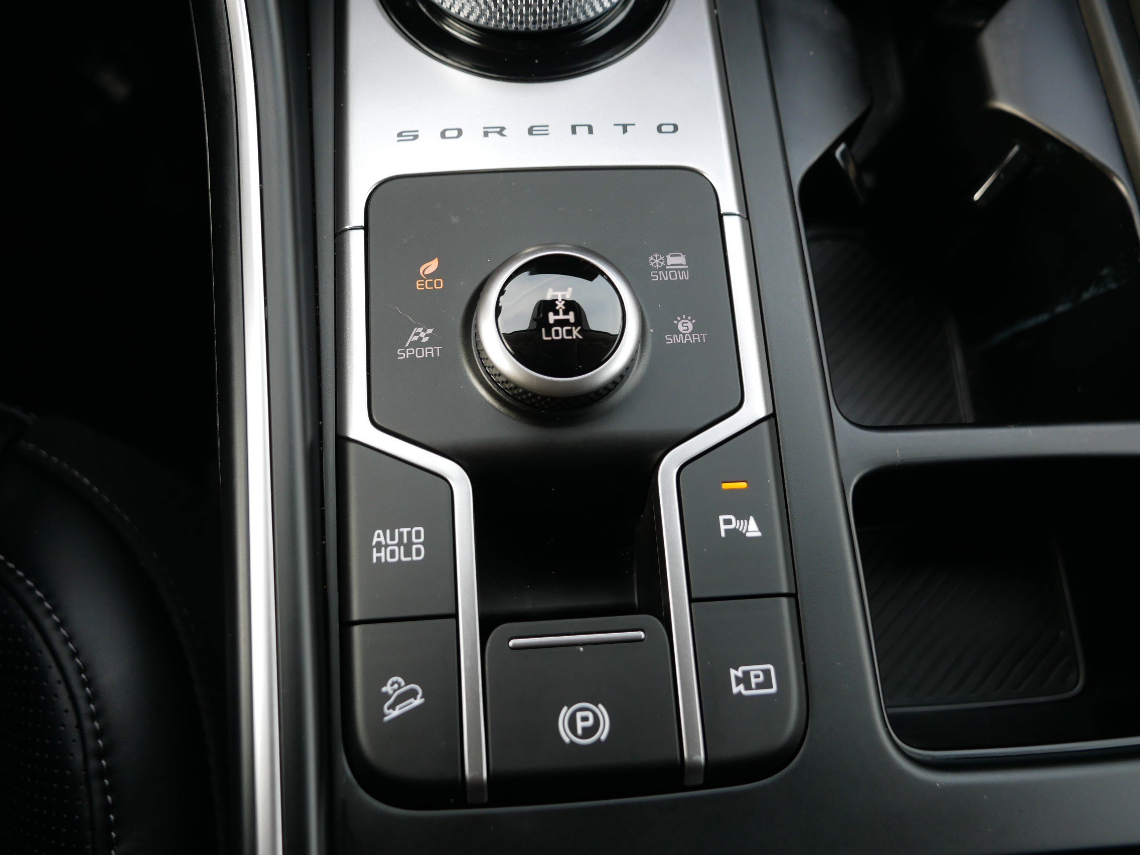 Certified 2025 Kia Sorento EX image 32