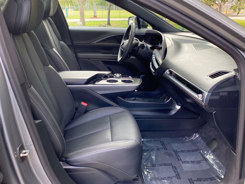 Used 2024 Cadillac Lyriq Sport image 39
