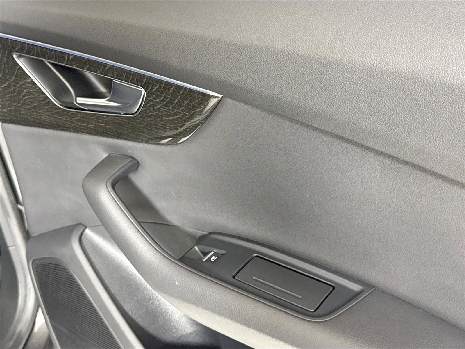 Used 2021 Audi Q8 Premium Plus image 28