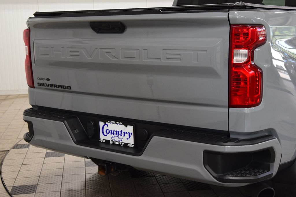 Used 2024 Chevrolet Silverado 1500 Custom w/ LPO, Dark Essentials Package AWD/4WD image 18