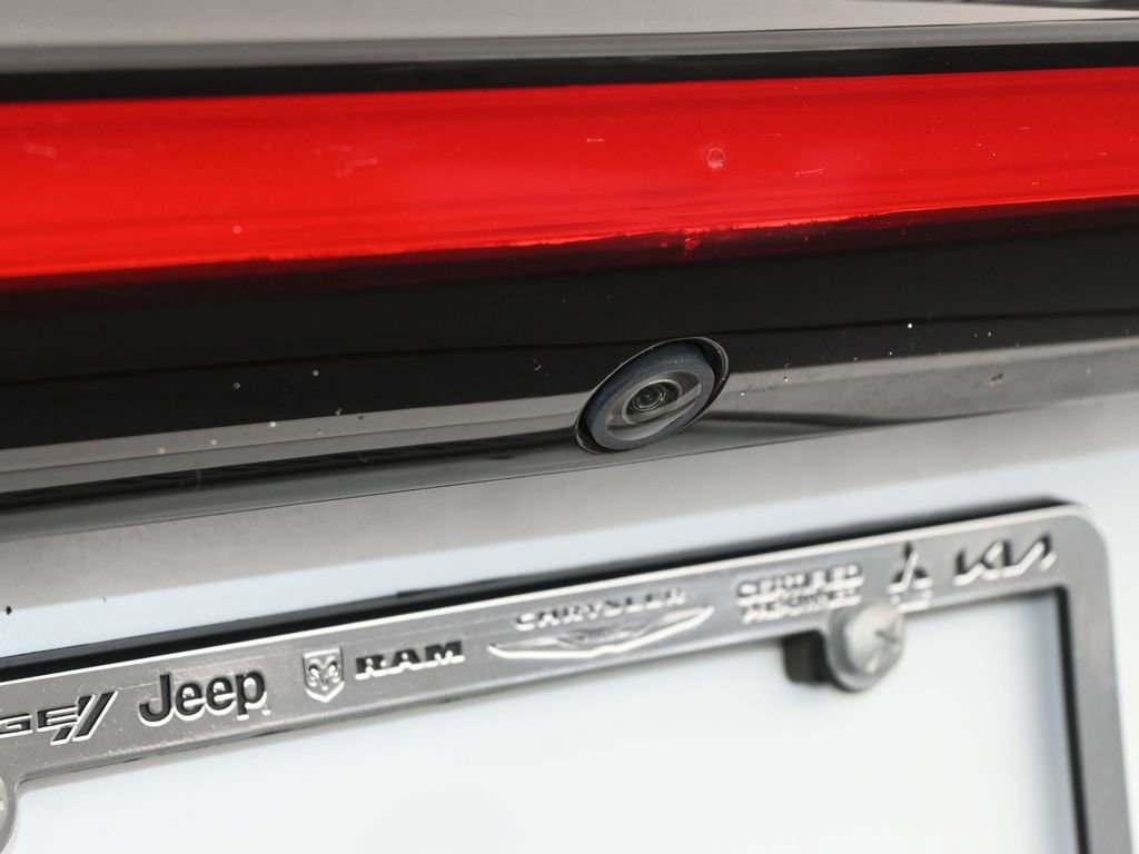 Used 2023 Chrysler Pacifica Touring-L image 35