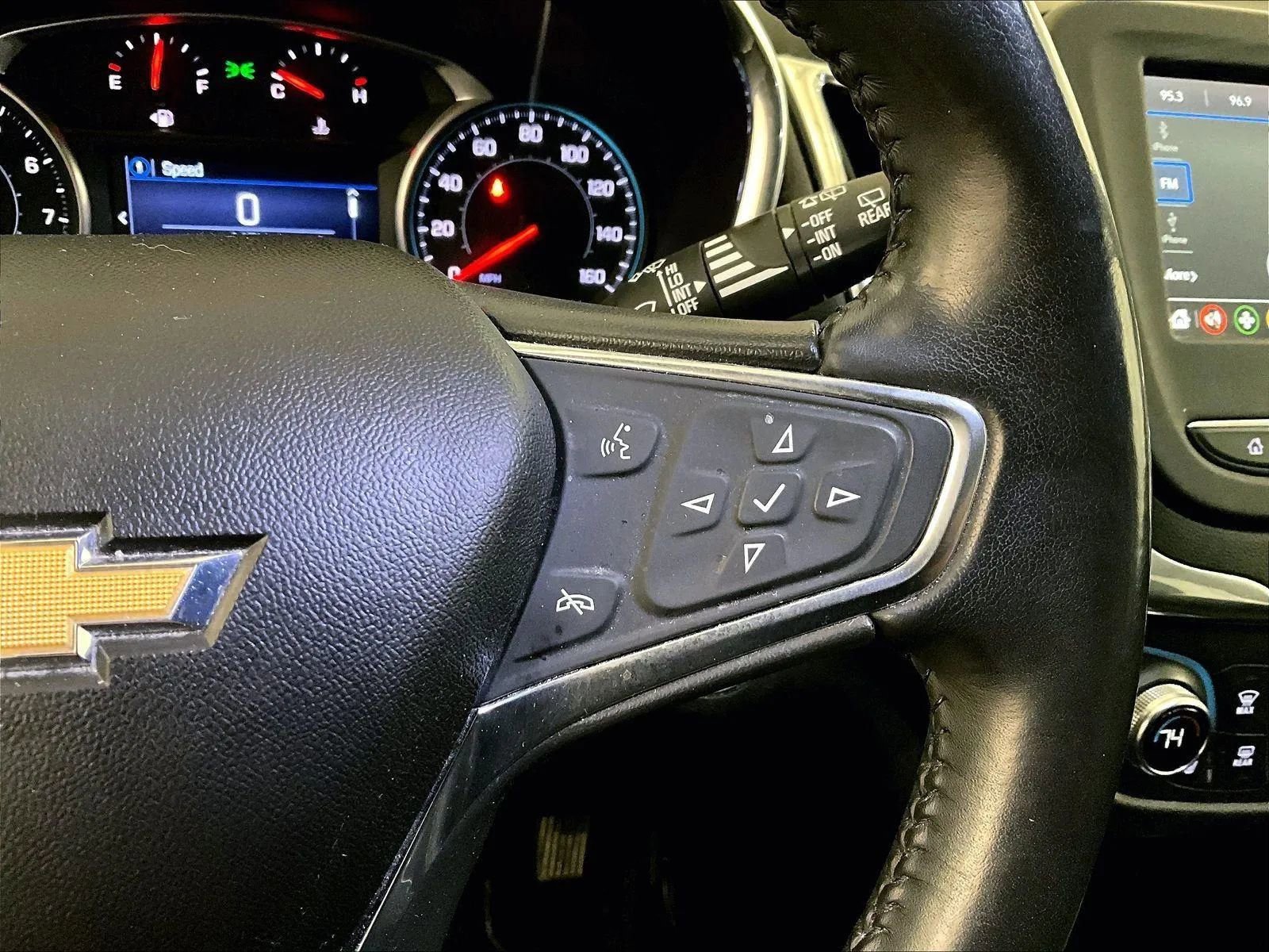 Used 2019 Chevrolet Equinox LT image 18