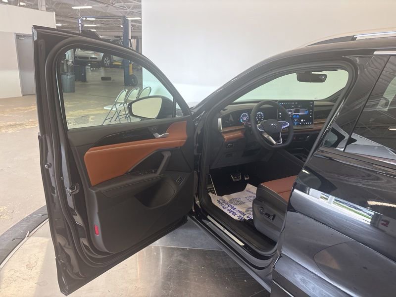 New 2026 Volkswagen Tiguan SEL R-Line AWD/4WD image 27