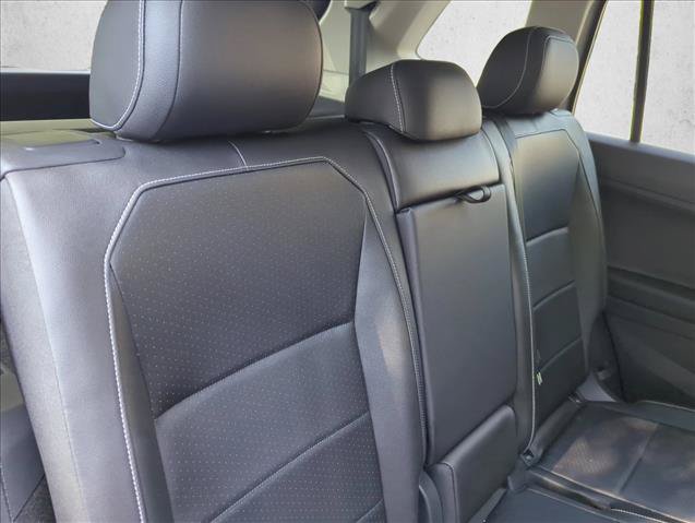 Used 2021 Volkswagen Tiguan SE w/ Panoramic Sunroof Package FWD image 27