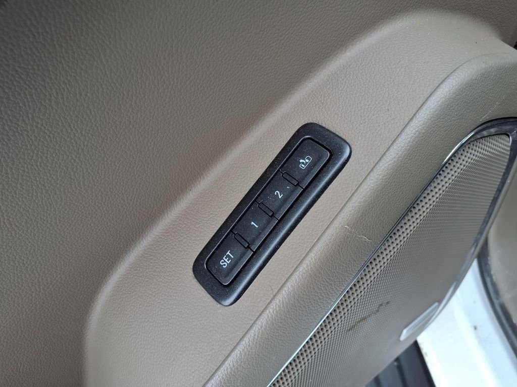 Used 2018 Chevrolet Tahoe LT image 30