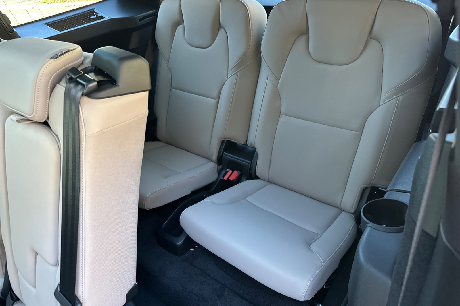 New 2026 Volvo XC90 B6 Plus image 13