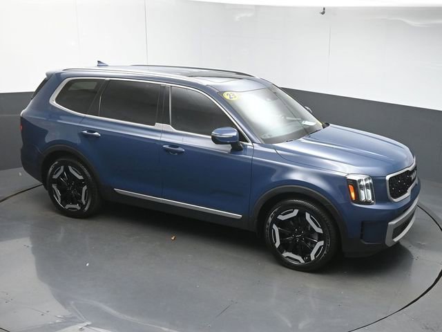 Used 2023 Kia Telluride EX image 43