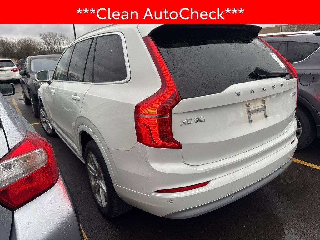 Used 2022 Volvo XC90 T5 Momentum image 4