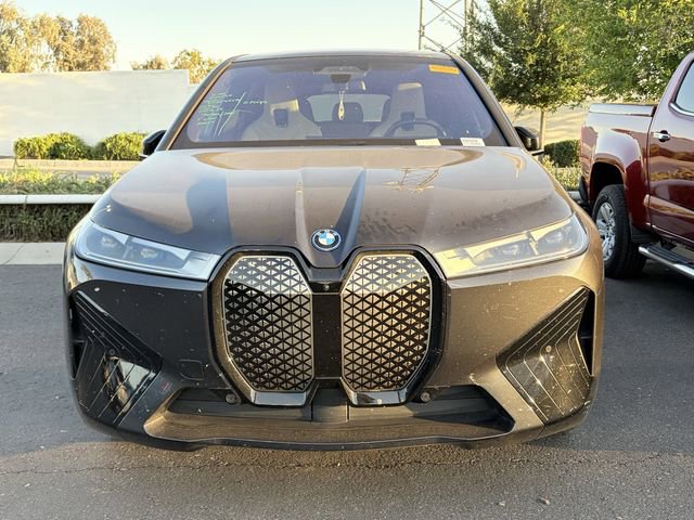 Used 2024 BMW iX xDrive50 w/ Premium Package AWD/4WD image 2