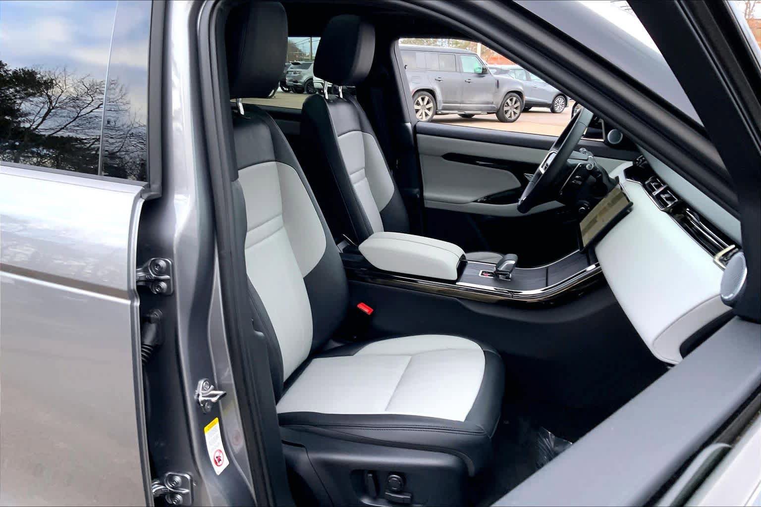 Certified 2026 Land Rover Range Rover Evoque Dynamic SE image 8