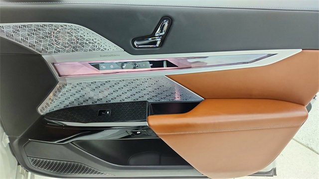 Used 2023 BMW i7 xDrive60 image 24